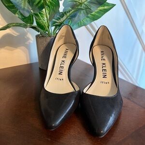 Anne Klein pump heels black